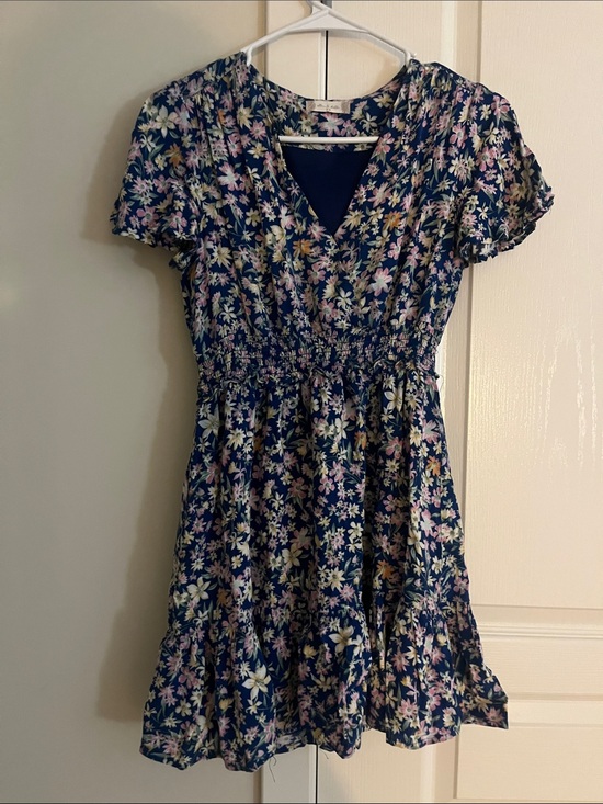 Altar'd State Dresses & Skirts - Altar'd State Navy Floral Short Sleeve V-Neck Dress Size XS